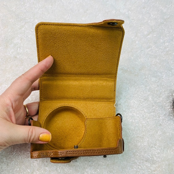 New MegaGear Ever Ready Leather Camera Case fits Sony Cyber-Shot DSC-RX1… - Picture 8 of 16